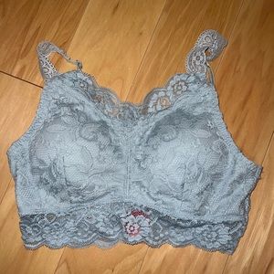 Day trip lace bralette with pads